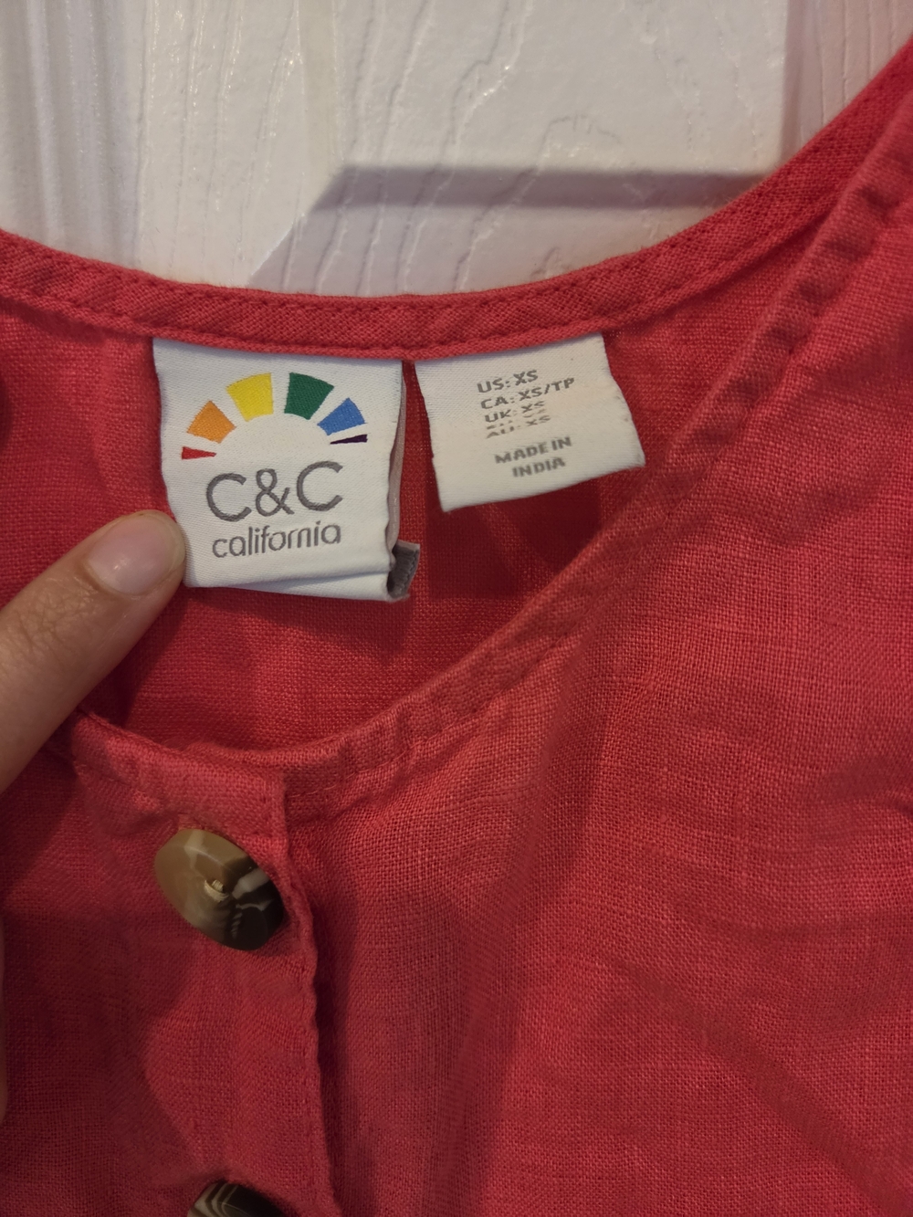 C&C California Coral Red Button-Front Linen Tank - Picture 2 of 4